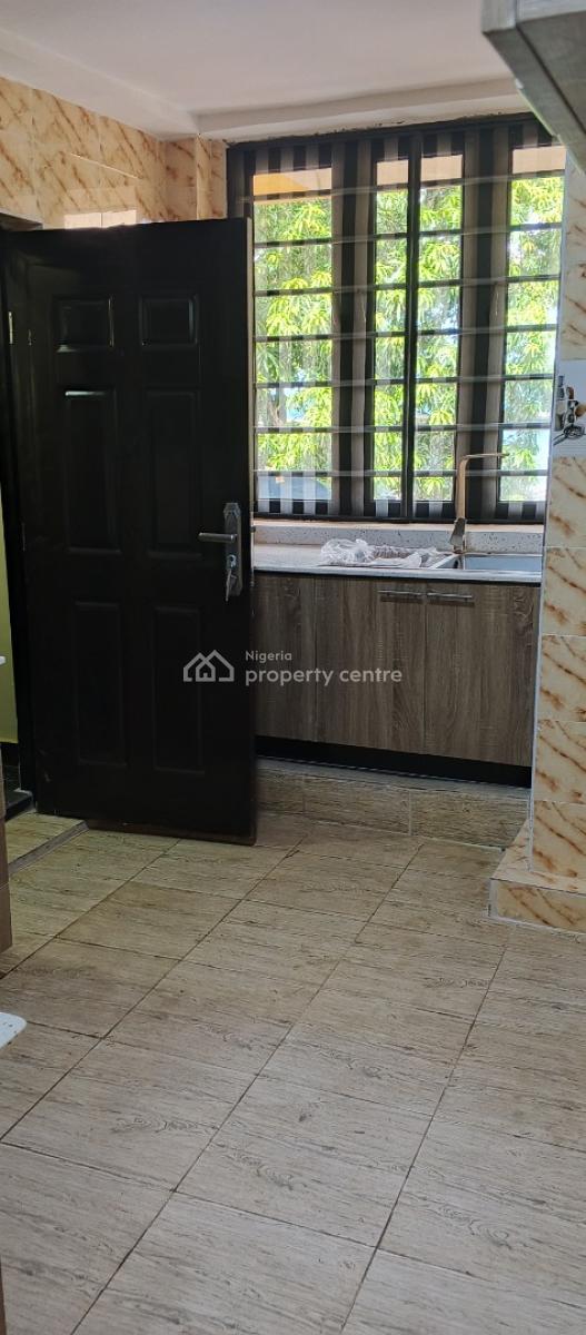 Semi Furnished 3bedrooms Block of Flats, Police Quarters, Garki, Garki, Abuja, Flat / Apartment for Rent