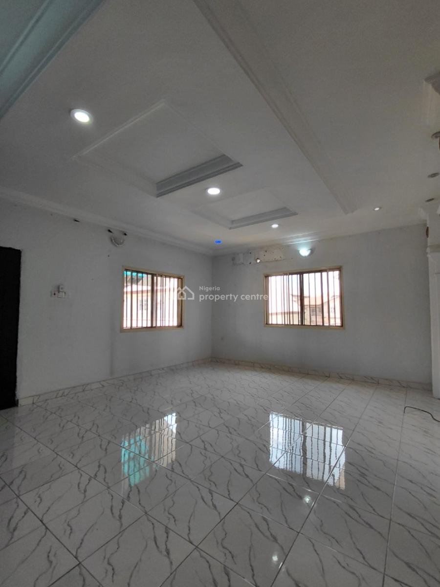 Neat 2 Bedroom Apartment, Lekki Phase 1, Lekki, Lagos, Flat / Apartment for Rent