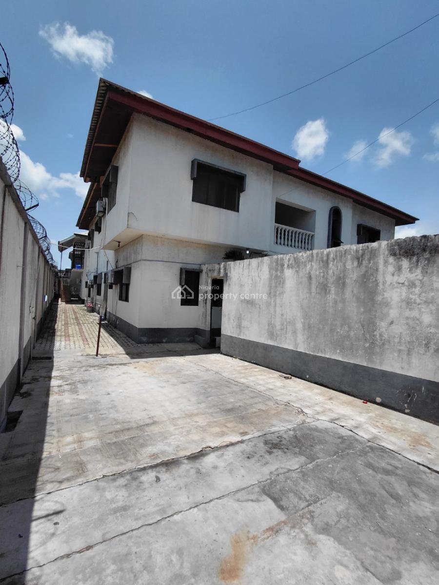 Neat 2 Bedroom Apartment, Lekki Phase 1, Lekki, Lagos, Flat / Apartment for Rent