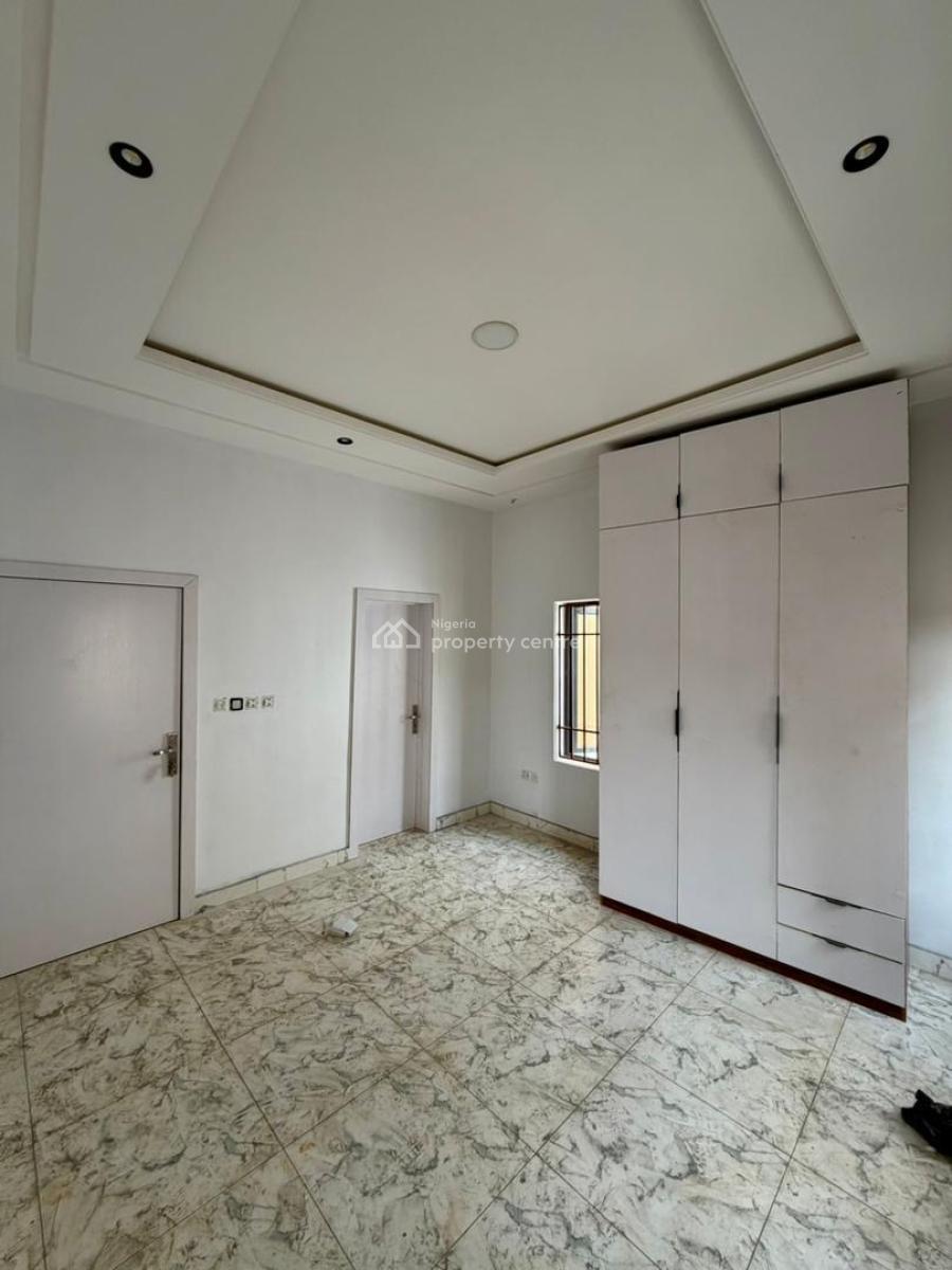 4 Bedrooms Semi Detached - Duplex House + Bq, Gra Phase 1, Magodo, Lagos, Semi-detached Duplex for Sale