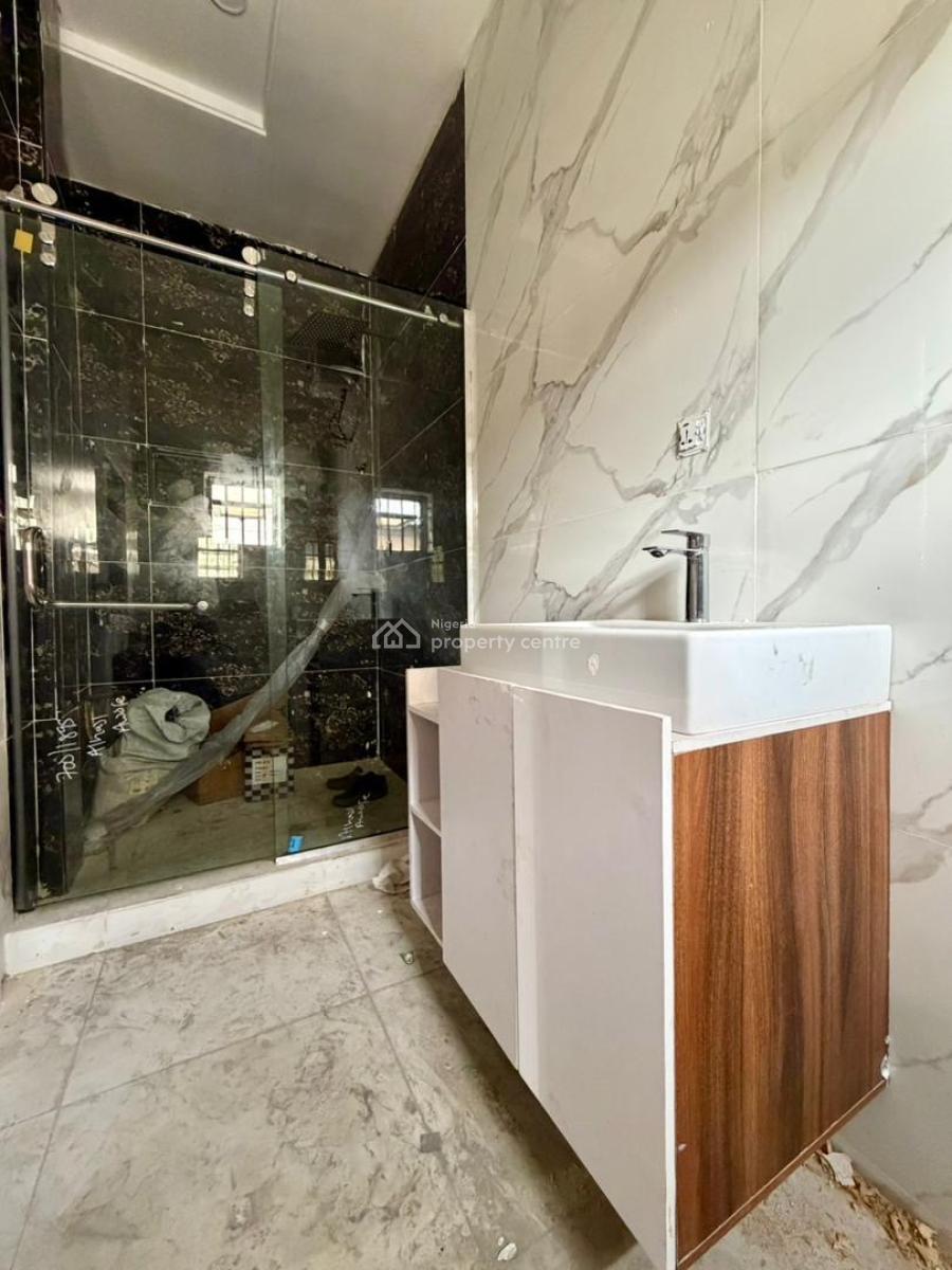 4 Bedrooms Semi Detached - Duplex House + Bq, Gra Phase 1, Magodo, Lagos, Semi-detached Duplex for Sale