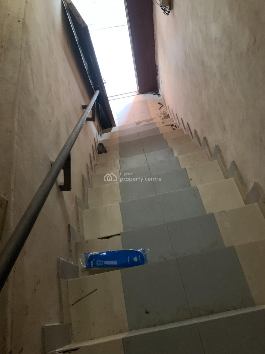 Very Spacious Mini Flat Upstairs with Guest Toilet, Abijo Gra, Ajah, Lagos, Mini Flat (room and Parlour) for Rent