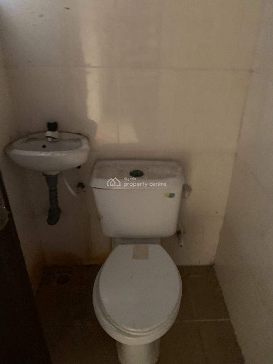Very Spacious Mini Flat Upstairs with Guest Toilet, Abijo Gra, Ajah, Lagos, Mini Flat (room and Parlour) for Rent