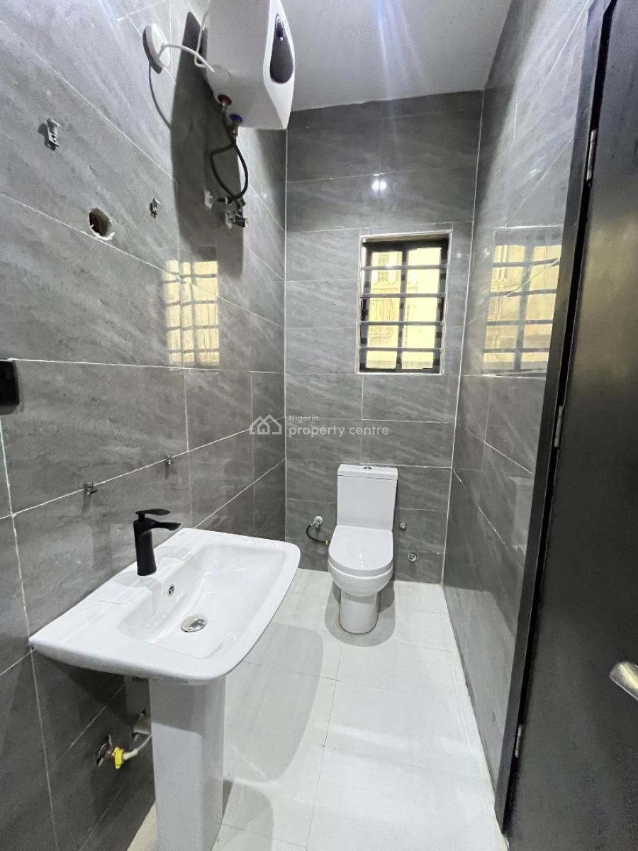 Beautiful  3 Bedroom Apartment with Elevator, Lekki Phase 1, Lekki, Lagos, Flat / Apartment for Sale