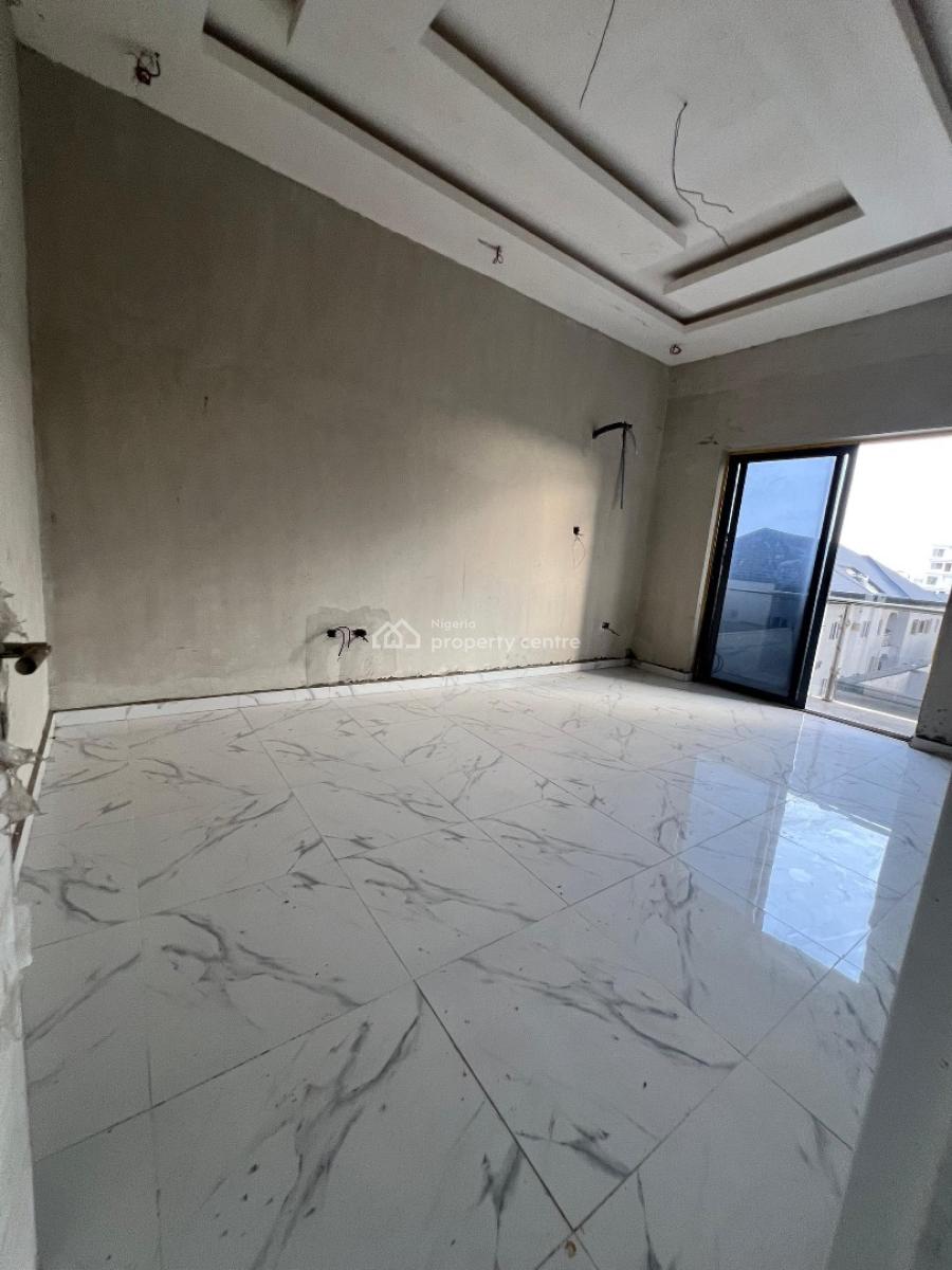 Beautifully Built 2 Bedroom Apartment with Bq, Lekki Phase 1, Lekki, Lagos, Flat / Apartment for Sale