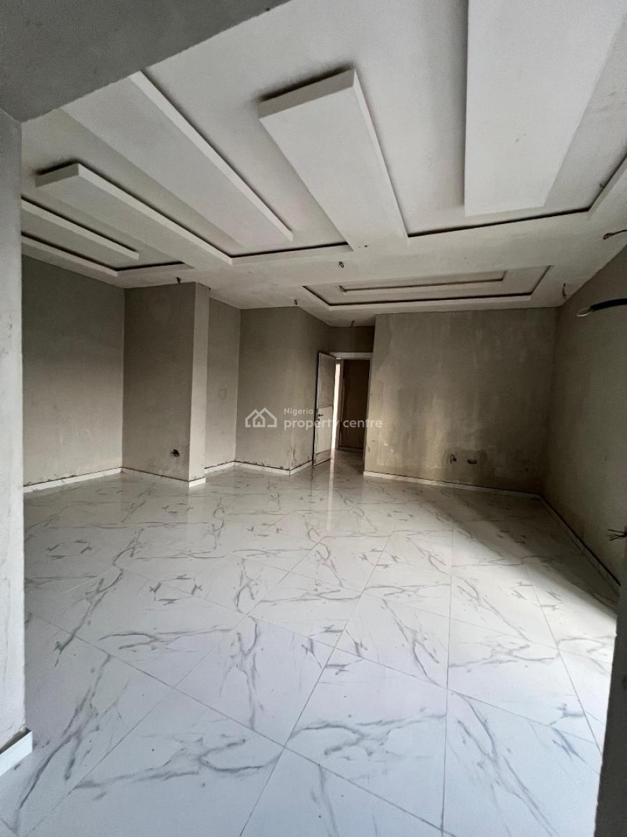 Beautifully Built 2 Bedroom Apartment with Bq, Lekki Phase 1, Lekki, Lagos, Flat / Apartment for Sale