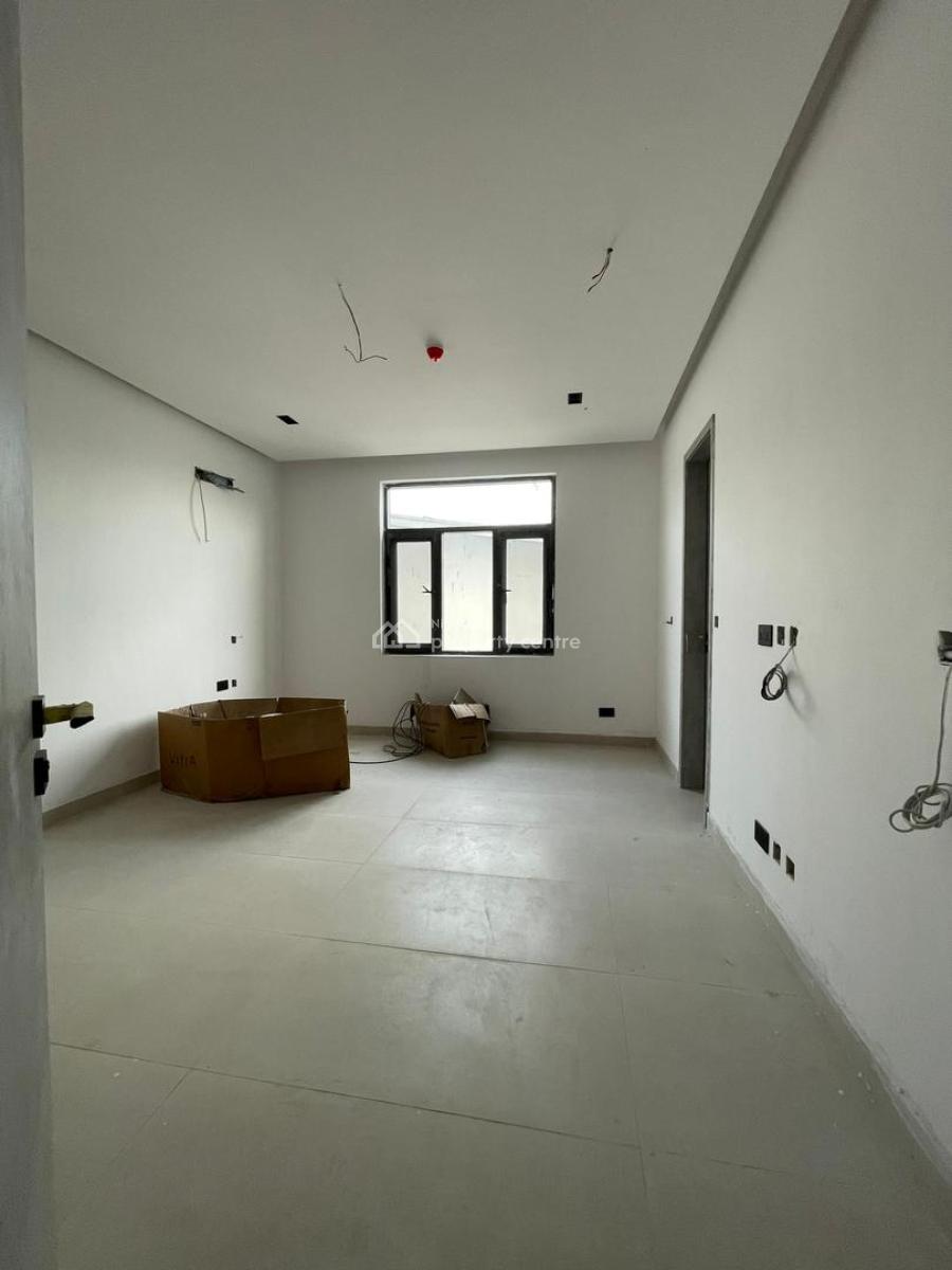 Waterfront 2 Bedrooms Apartment with Rooftop Pool, Gym and Elevator, Lekki Phase 1, Lekki, Lagos, Flat / Apartment for Sale