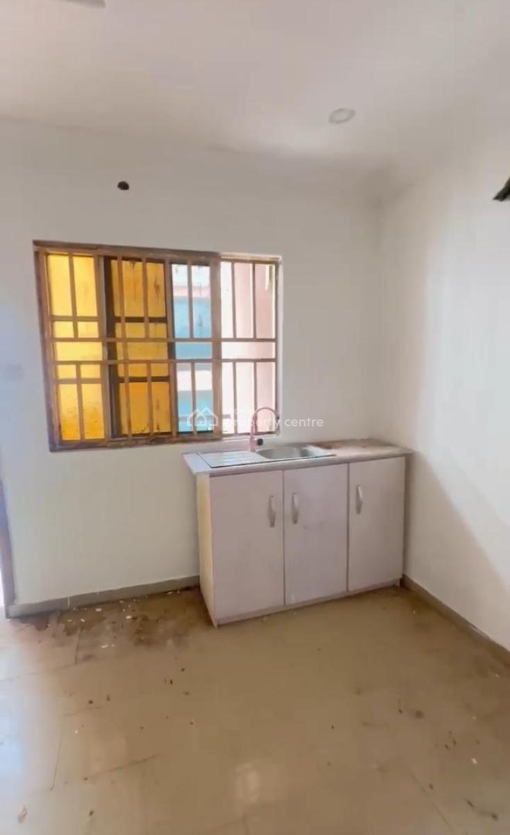 Massive Studio Apartment with Balcony, Behind Prime Waters, Lekki Phase 1, Lekki, Lagos, Flat / Apartment for Rent