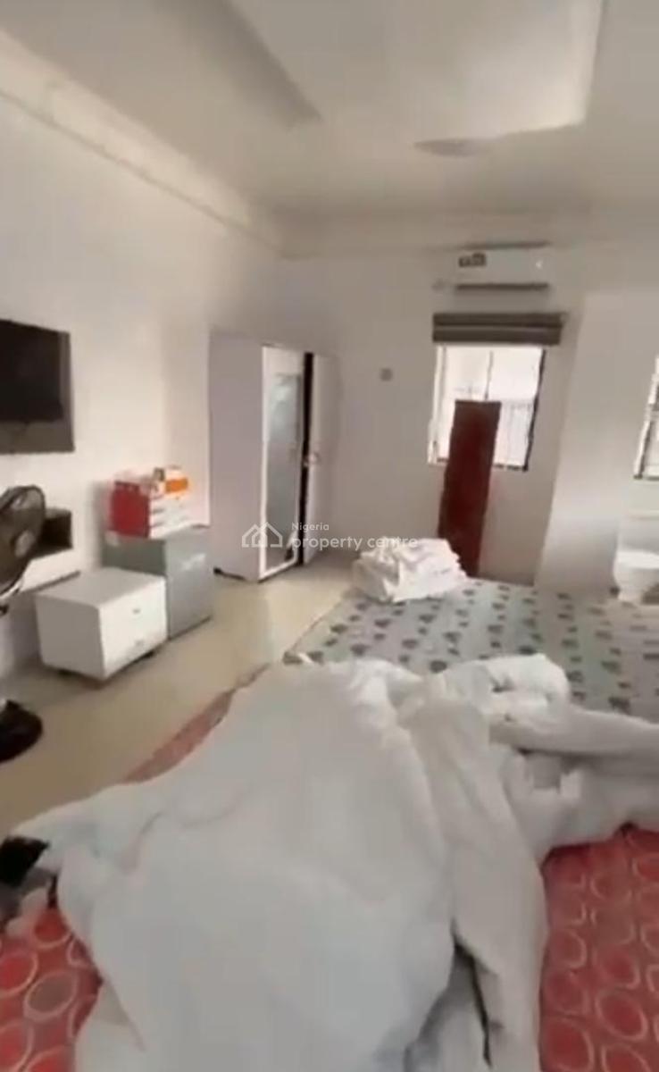 1 Bedroom Flat, Lekki Phase 1, Lekki, Lagos, Mini Flat (room and Parlour) for Rent