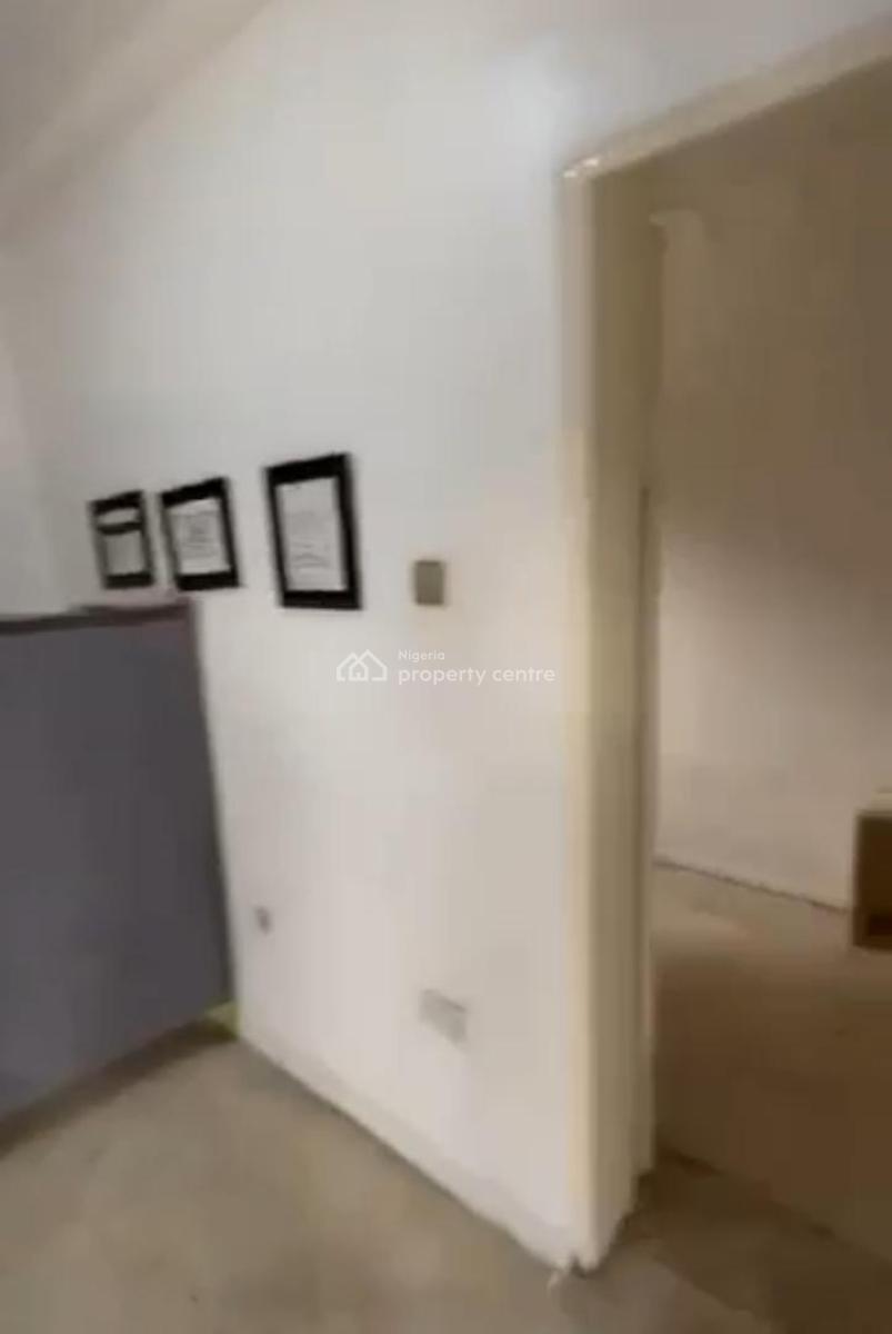 1 Bedroom Flat, Lekki Phase 1, Lekki, Lagos, Mini Flat (room and Parlour) for Rent