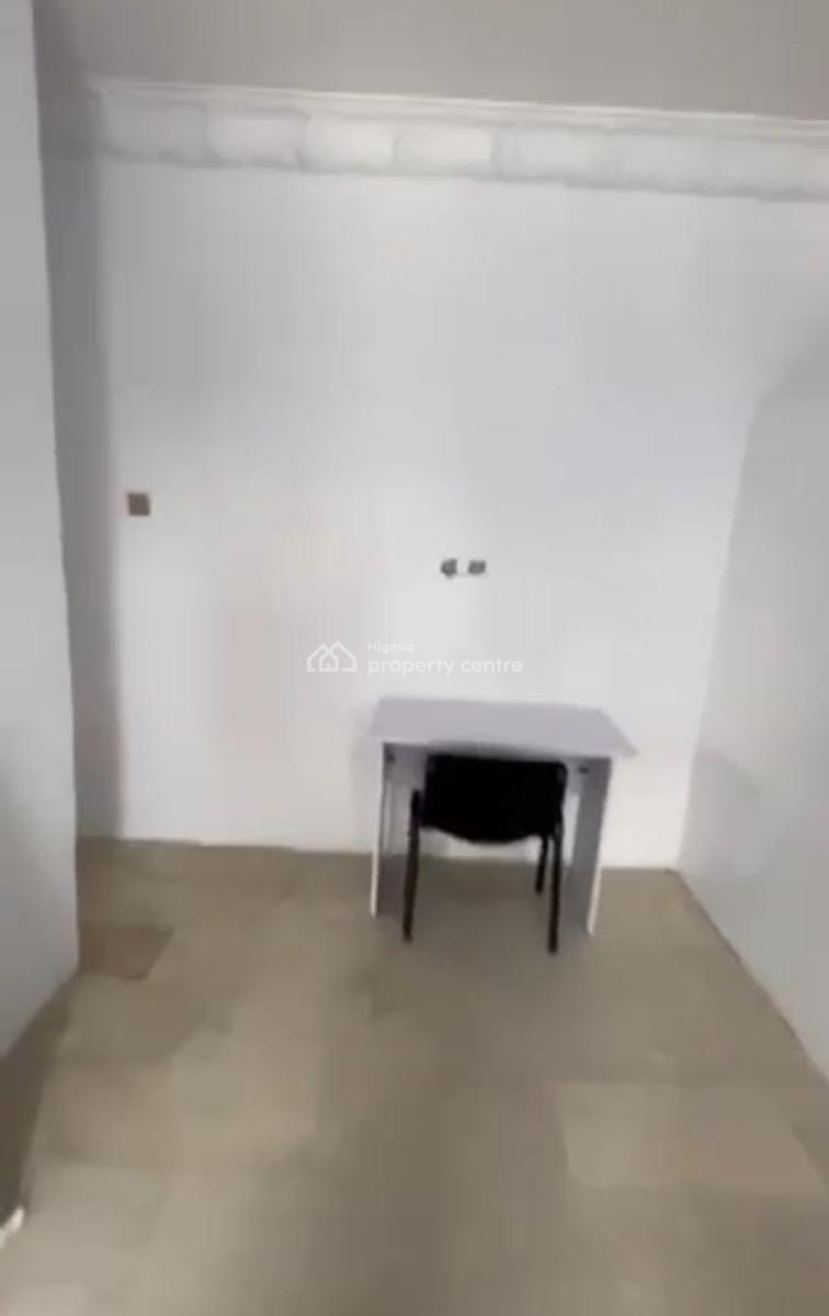 1 Bedroom Flat, Lekki Phase 1, Lekki, Lagos, Mini Flat (room and Parlour) for Rent