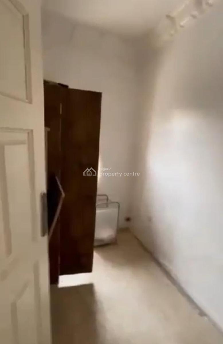 1 Bedroom Flat, Lekki Phase 1, Lekki, Lagos, Mini Flat (room and Parlour) for Rent