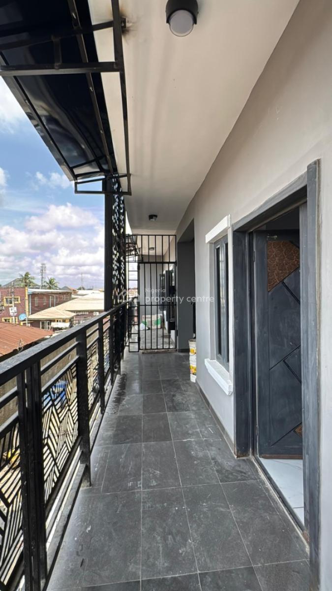 Luxury 3 Bedrooms Flat, Yaba, Lagos, Flat / Apartment for Sale