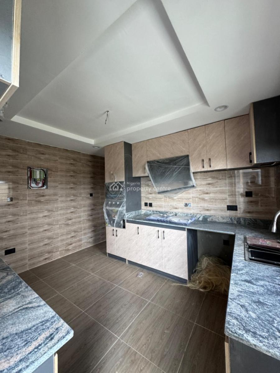 Luxury 3 Bedrooms Flat, Yaba, Lagos, Flat / Apartment for Sale