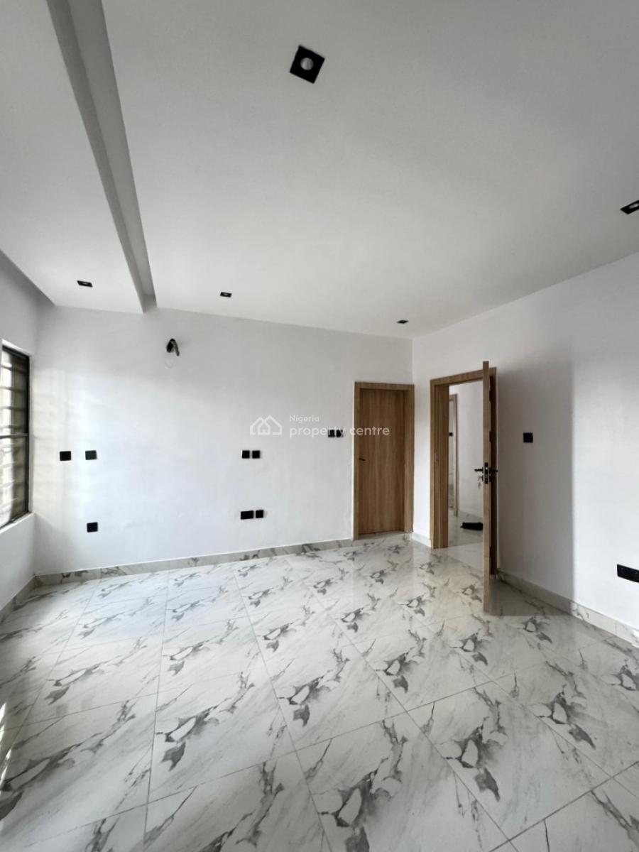 Luxury 3 Bedrooms Flat, Yaba, Lagos, Flat / Apartment for Sale