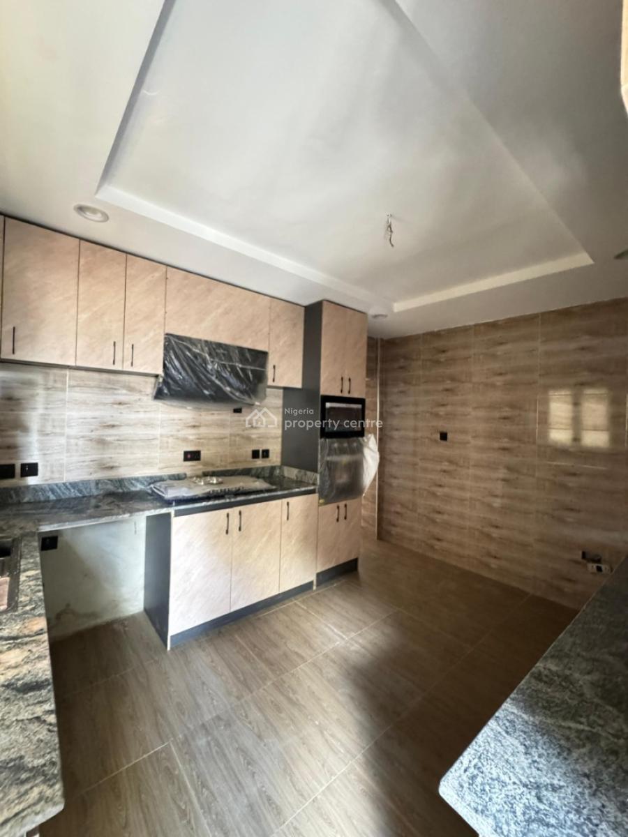 Luxury 3 Bedrooms Flat, Yaba, Lagos, Flat / Apartment for Sale