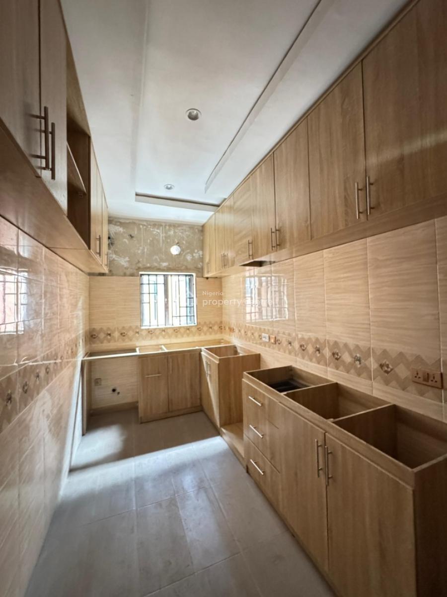 Luxury 2 Bedrooms Flat, Surulere, Lagos, Flat / Apartment for Sale