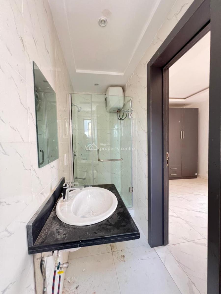 Well Crafted 2bedroom Apartment, Lekki Phase 1, Lekki, Lagos, Flat / Apartment for Sale