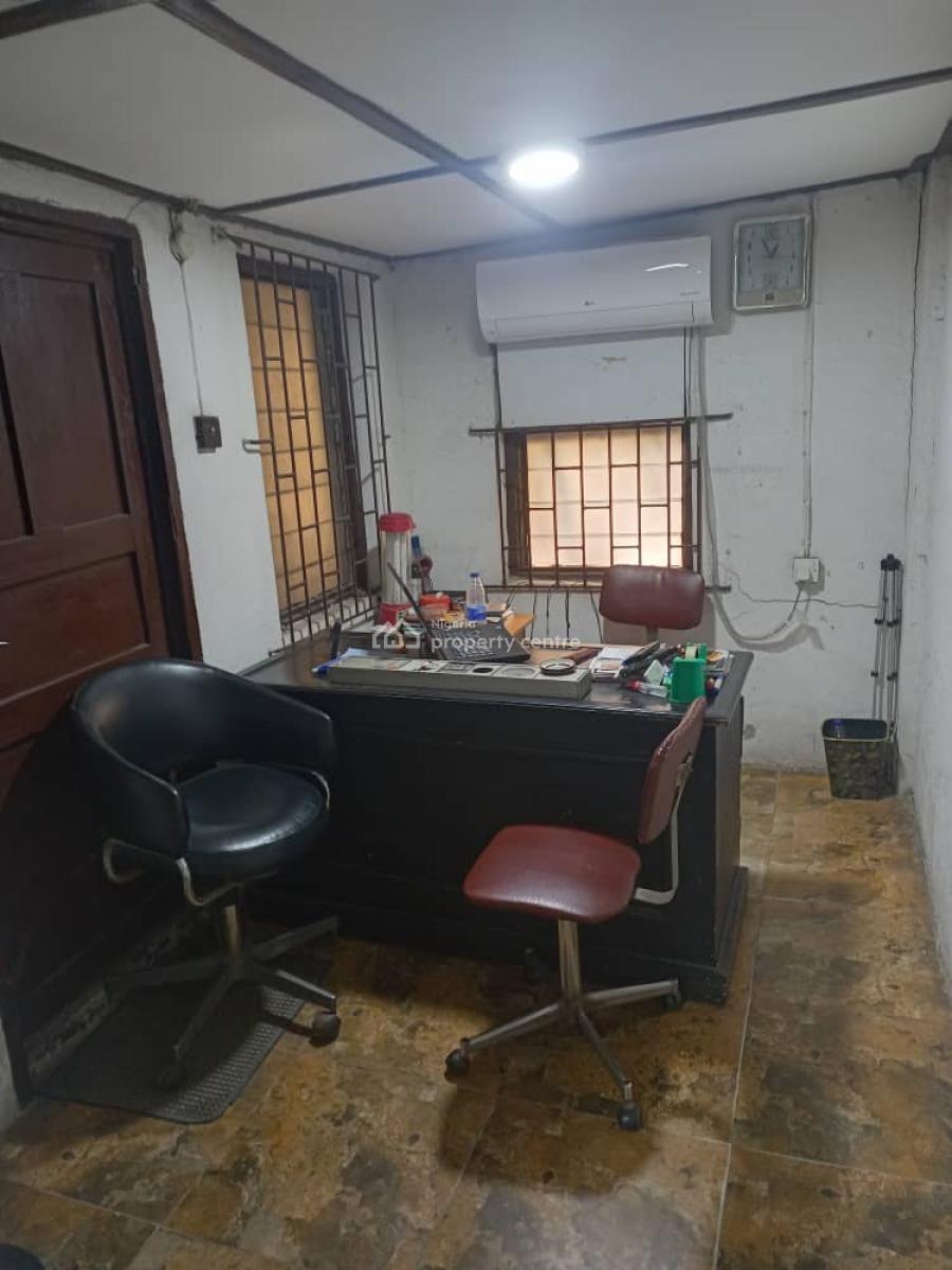 4 Rooms Office Space, Front, Ground Floor, Off Unity Road Off Toyin Street, Ikeja, Lagos, Office Space for Rent