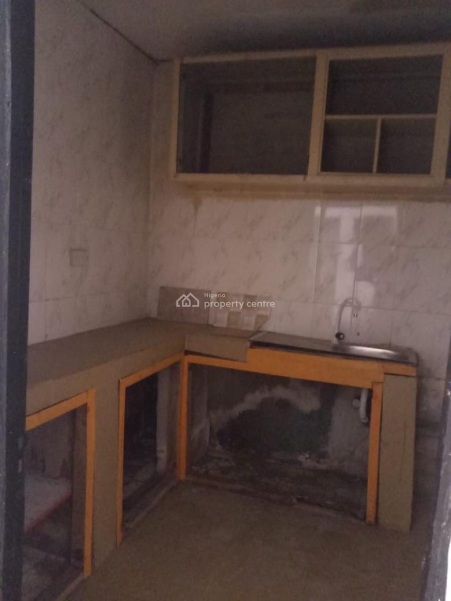 Decent 3 Bedroom Ground Flat, Borno Way, Alagomeji, Yaba, Lagos, House for Rent