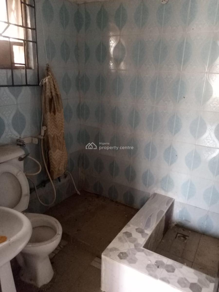 Decent 3 Bedroom Ground Flat, Borno Way, Alagomeji, Yaba, Lagos, House for Rent