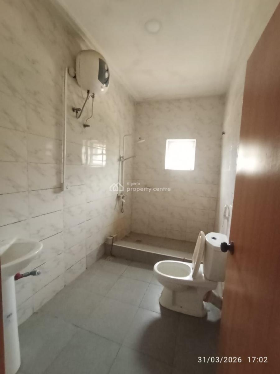 Three Bedroom Flat Upstairs, Cooperative Road Ajah, Badore, Ajah, Lagos, Flat / Apartment for Rent