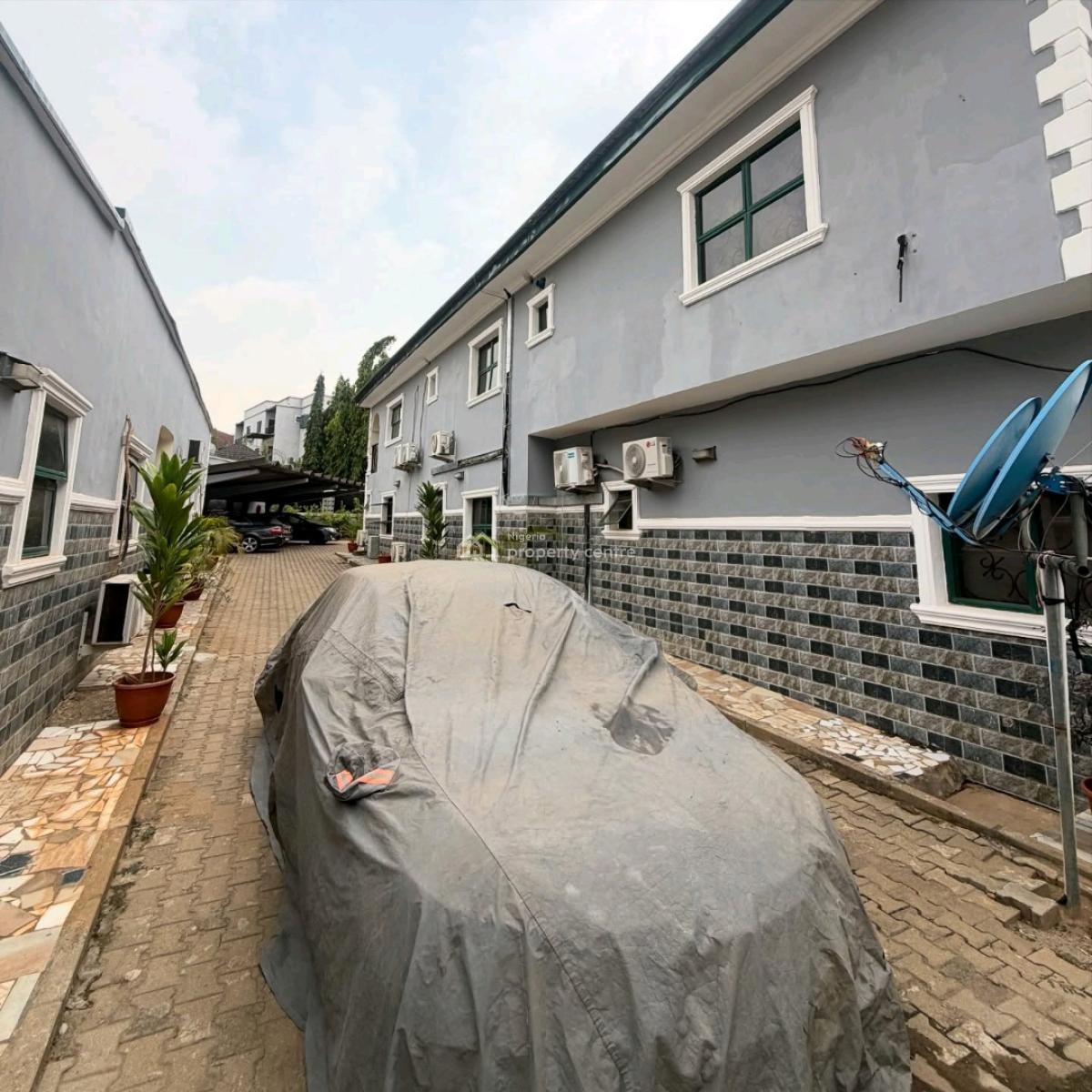 Residential Property Measuring 810sqm Available.  Location:, Maitama District, Abuja, Land for Sale