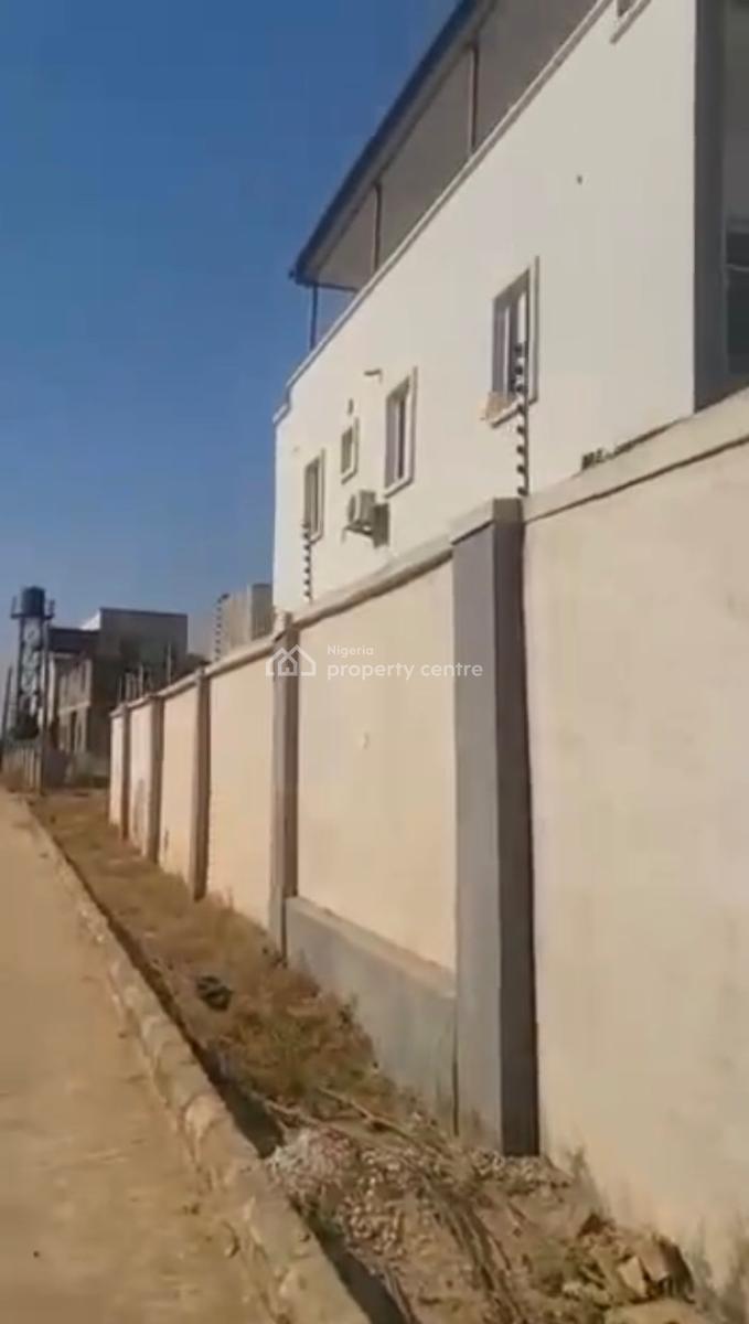 Distress 5-bedroom Duplex, Idu Industrial, Abuja, Semi-detached Duplex for Sale