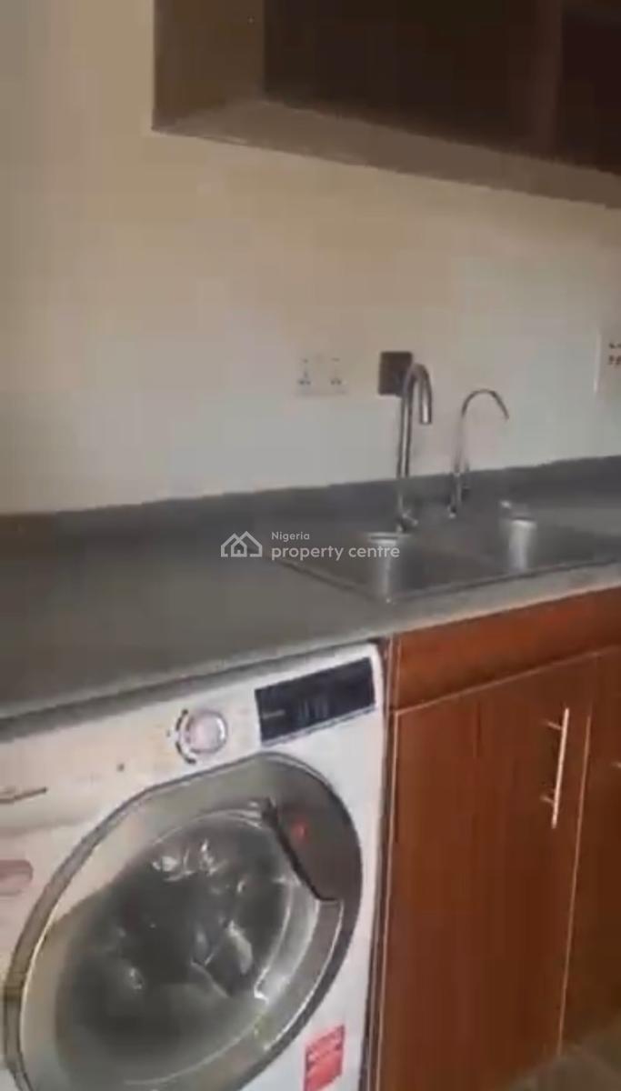 Distress 5-bedroom Duplex, Idu Industrial, Abuja, Semi-detached Duplex for Sale