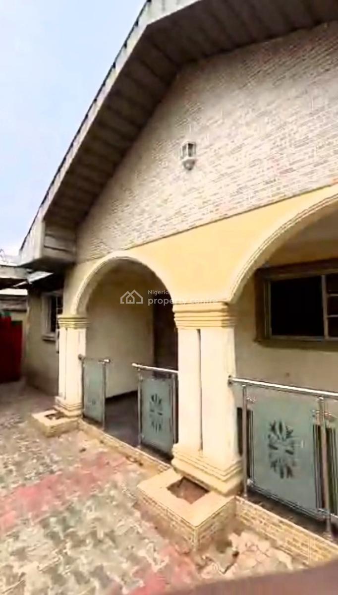Ekenwan Road Urgent, Benin, Oredo, Edo, Block of Flats for Sale