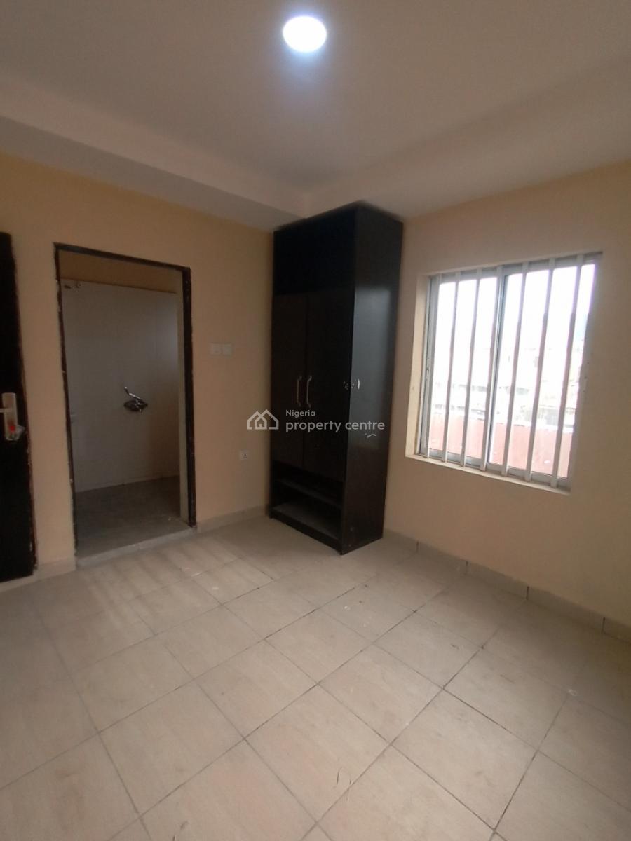 2 Bedroom Flat, Mobil Road, Ilaje, Ajah, Lagos, Flat / Apartment for Rent