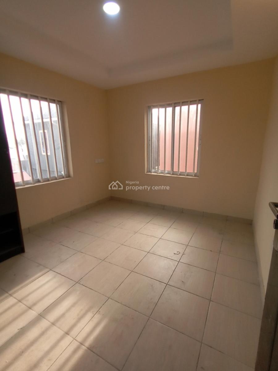 2 Bedroom Flat, Mobil Road, Ilaje, Ajah, Lagos, Flat / Apartment for Rent