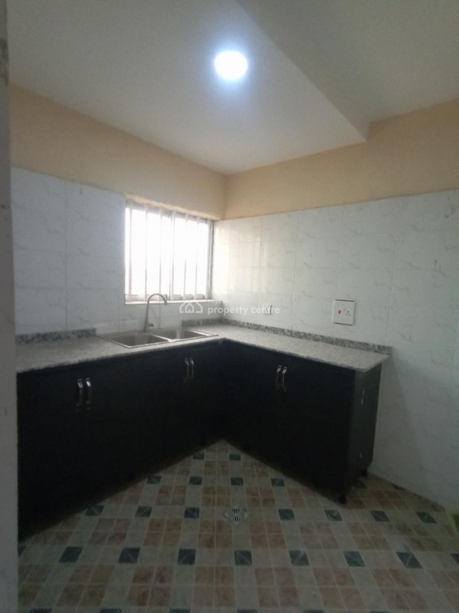 2 Bedroom Flat, Mobil Road, Ilaje, Ajah, Lagos, Flat / Apartment for Rent