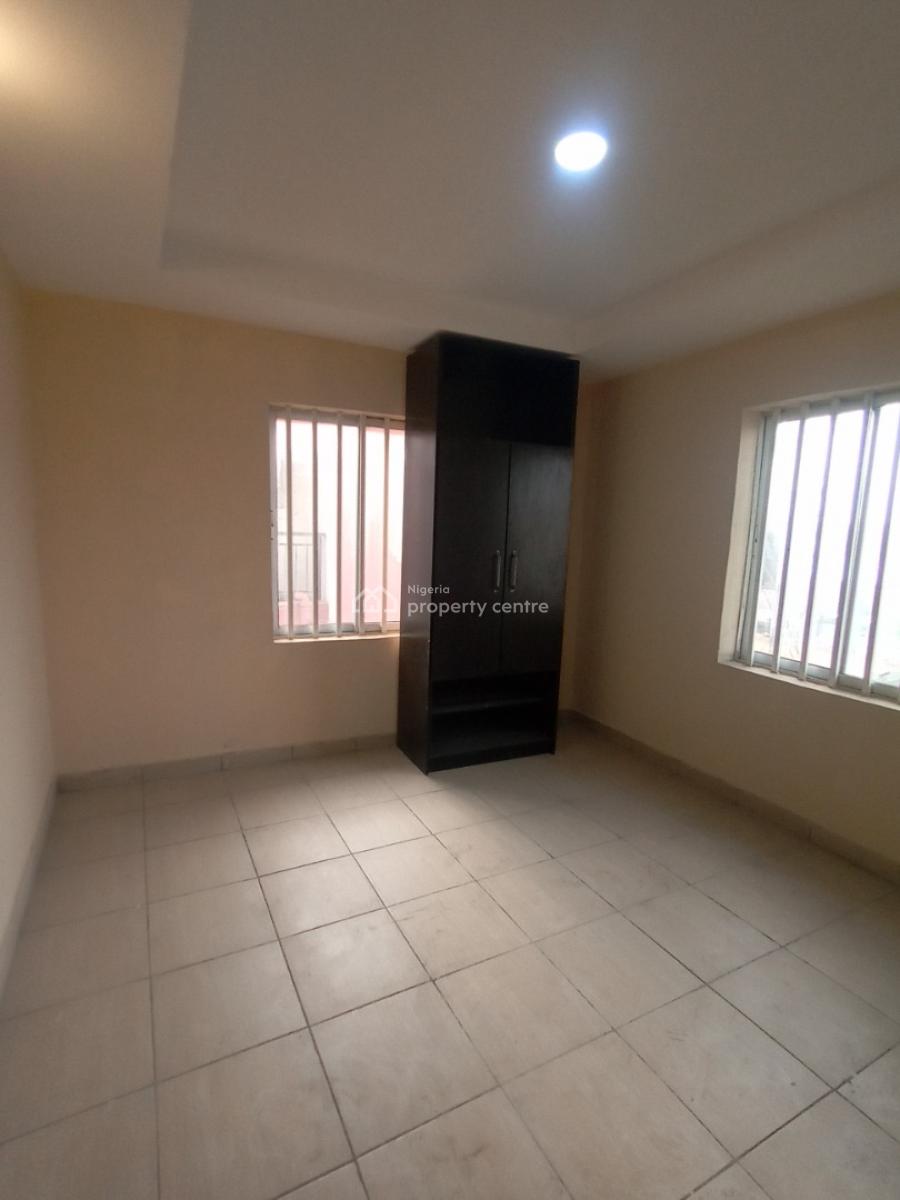 2 Bedroom Flat, Mobil Road, Ilaje, Ajah, Lagos, Flat / Apartment for Rent