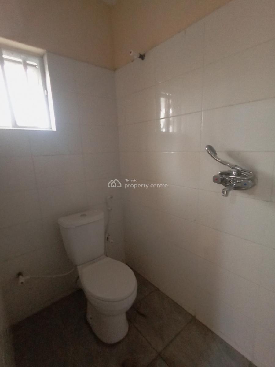 2 Bedroom Flat, Mobil Road, Ilaje, Ajah, Lagos, Flat / Apartment for Rent