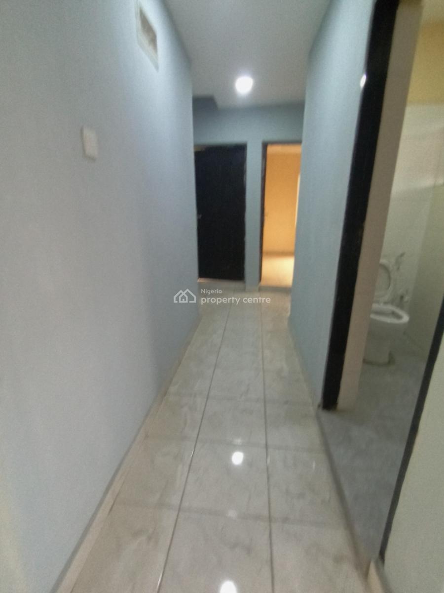 2 Bedroom Flat, Mobil Road, Ilaje, Ajah, Lagos, Flat / Apartment for Rent