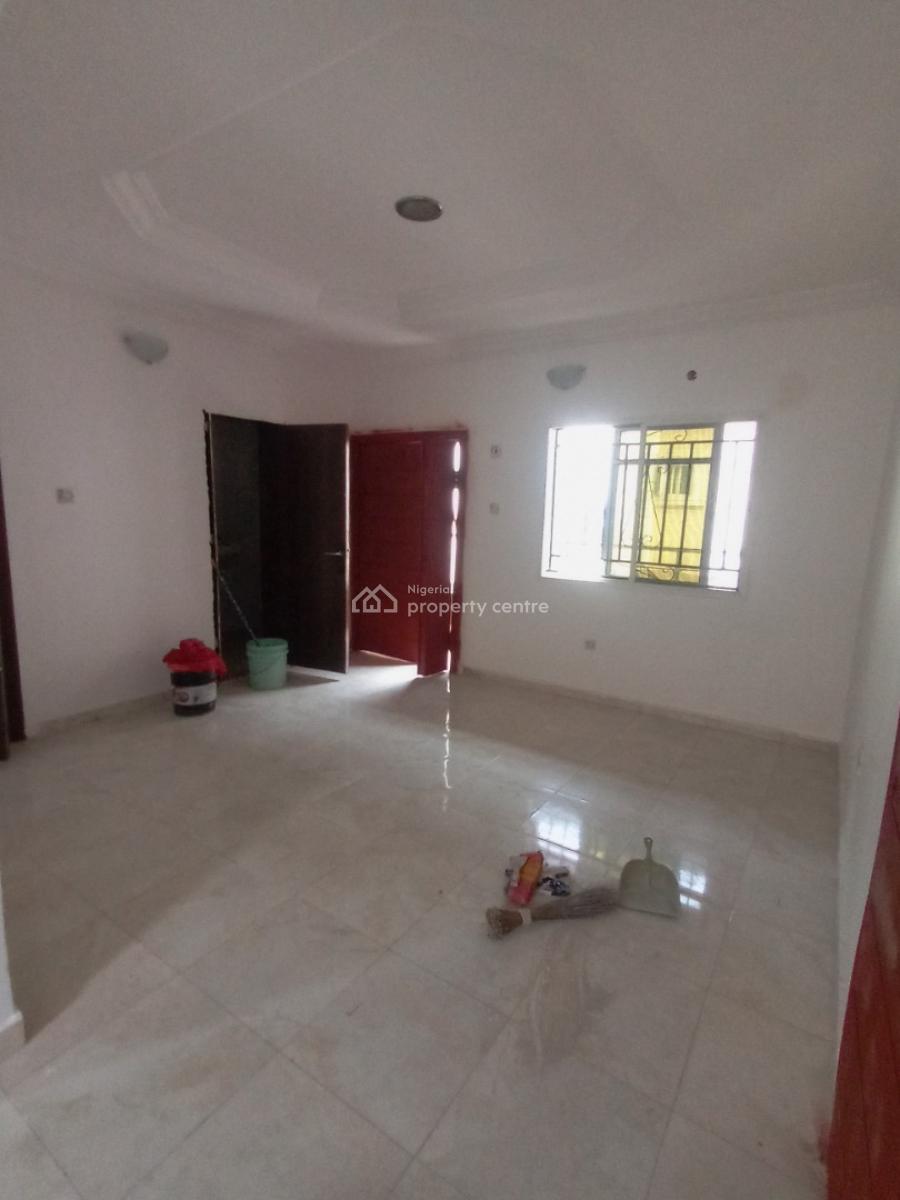 2 Bedroom Flat, Mobil Road, Ilaje, Ajah, Lagos, Flat / Apartment for Rent