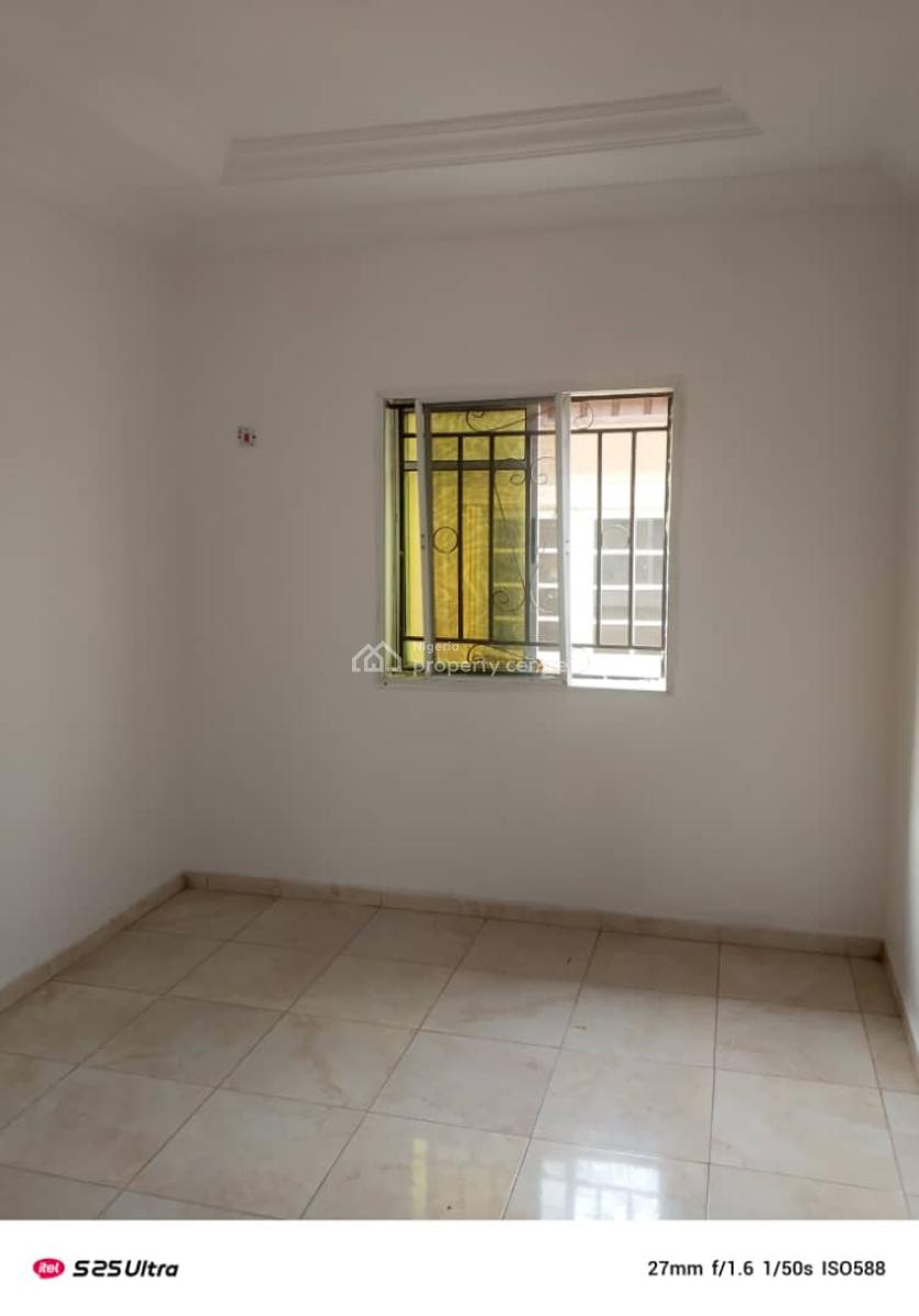 2  Bedroom Flat Upstairs, Mobil Road, Ilaje, Ajah, Lagos, Flat / Apartment for Rent