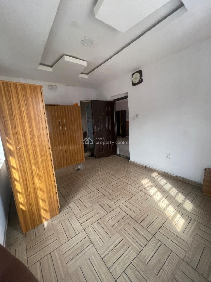 Neatly Used 2bedroom Flat, Yaba, Yaba, Lagos, Flat / Apartment for Rent