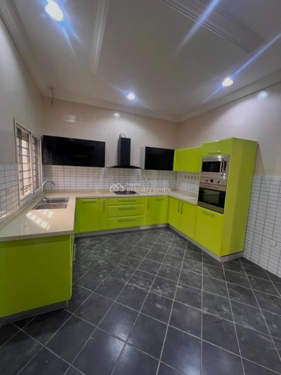 Spacious 4 Bedroom Semi Detached Duplex with Bq, Lekki Phase 1, Lekki, Lagos, Semi-detached Duplex for Rent