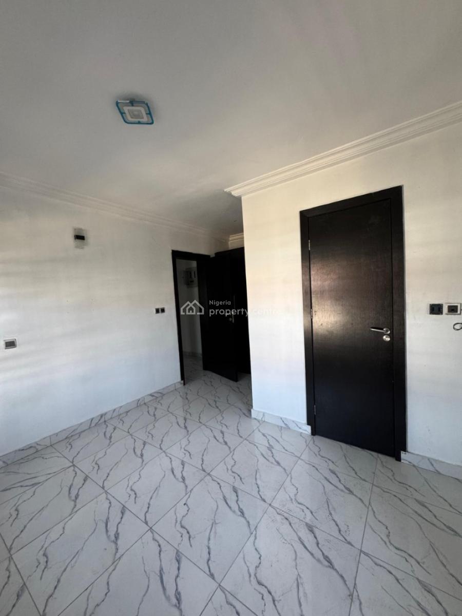 Well Maintained 3 Bedroom Flat, Chevron Drive, Lekki, Lagos, Flat / Apartment for Rent