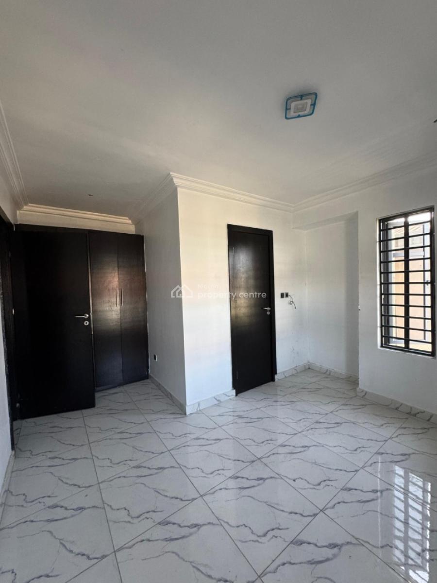 Well Maintained 3 Bedroom Flat, Chevron Drive, Lekki, Lagos, Flat / Apartment for Rent