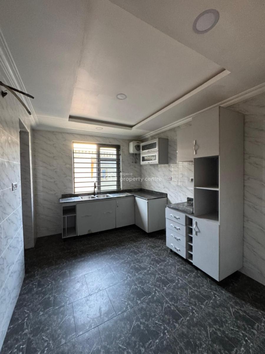 Well Maintained 3 Bedroom Flat, Chevron Drive, Lekki, Lagos, Flat / Apartment for Rent