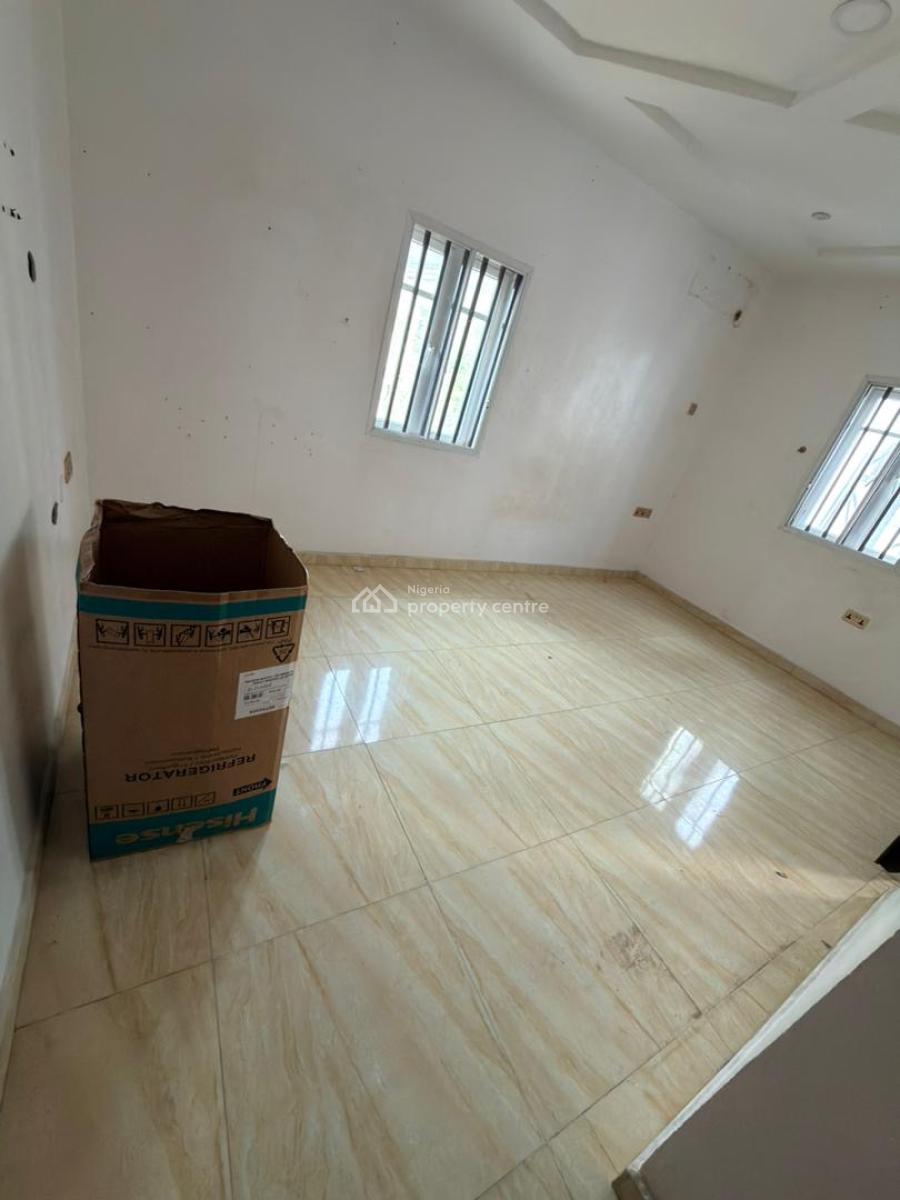 Self Contain, Ologolo, Lekki, Lagos, Self Contain (single Rooms) for Rent