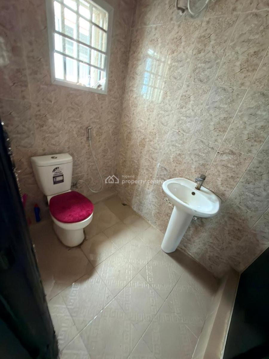 Self Contain, Ologolo, Lekki, Lagos, Self Contain (single Rooms) for Rent
