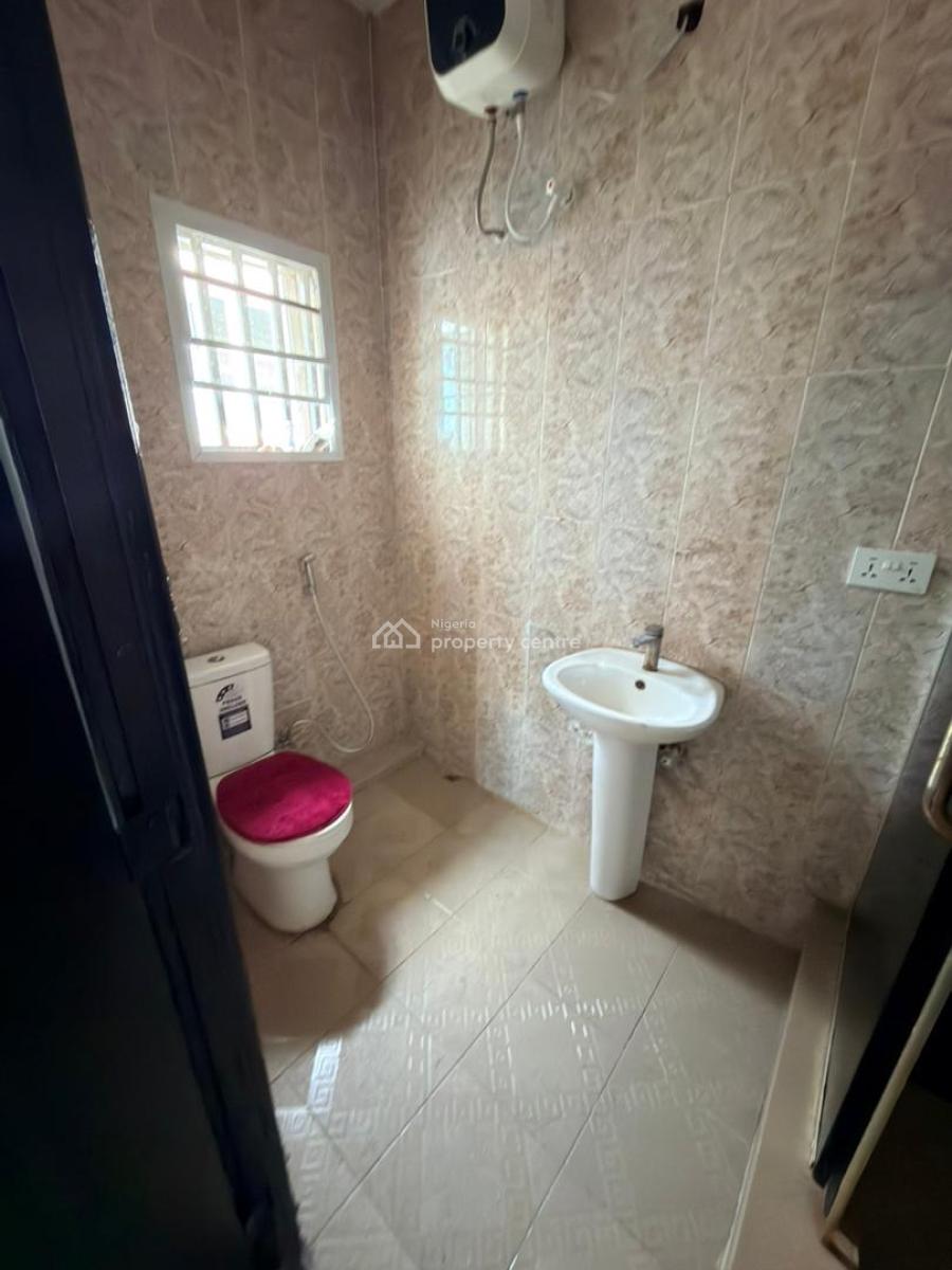 Self Contain, Ologolo, Lekki, Lagos, Self Contain (single Rooms) for Rent