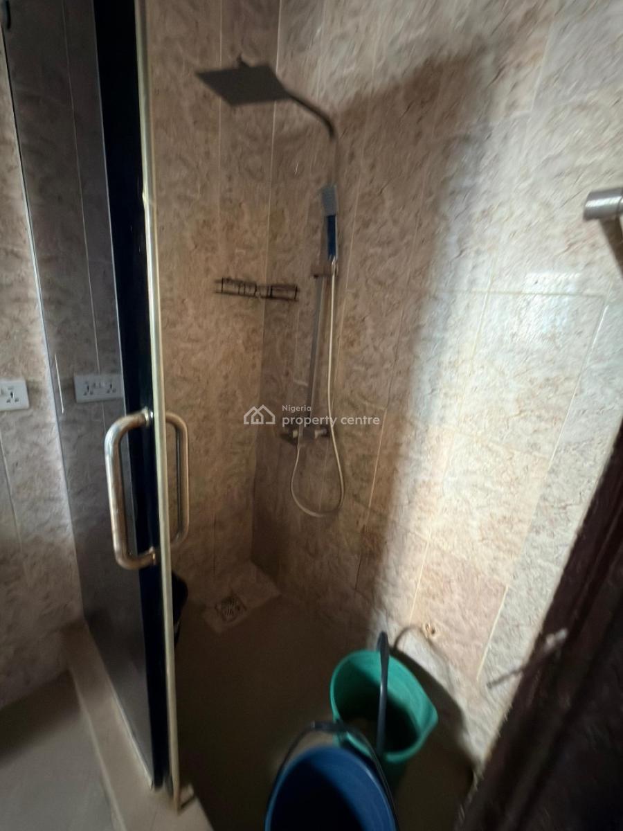 Self Contain, Ologolo, Lekki, Lagos, Self Contain (single Rooms) for Rent