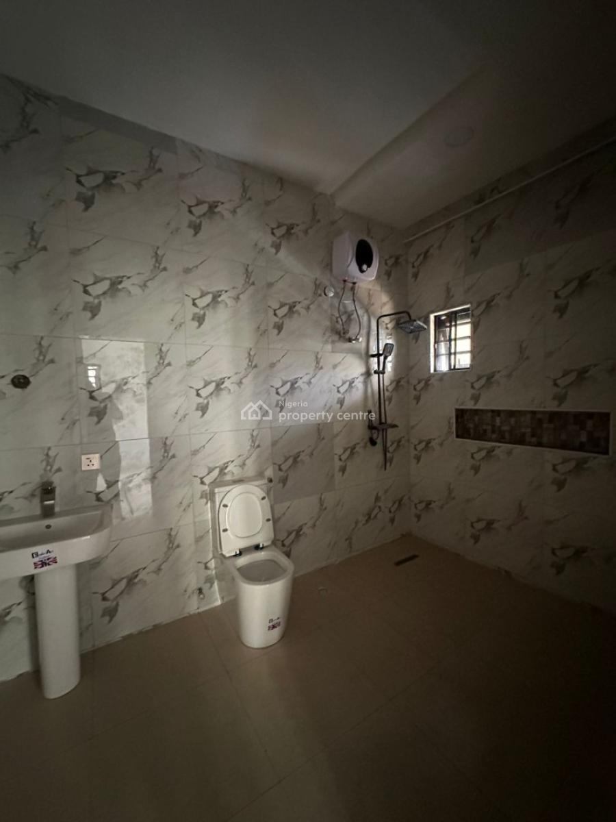 4 Bedrooms Semi Detached Duplex, Gra Phase 2, Magodo, Lagos, Semi-detached Duplex for Sale