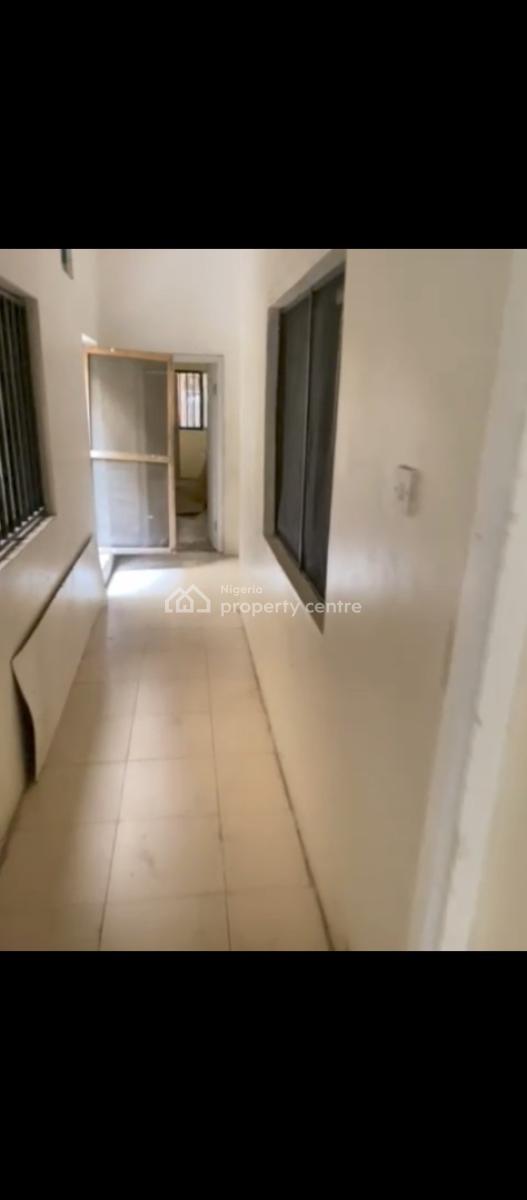 All Ensuite 3 Bedroom Down Flat, Phase 2, Magodo, Lagos, Flat / Apartment for Rent