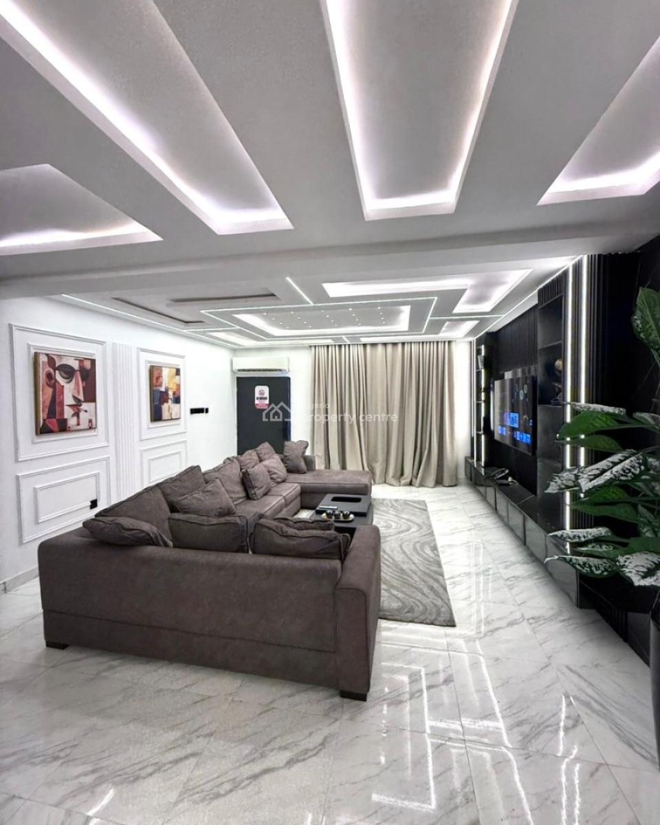 Beautiful Three Bedroom Apartment, Zone 5, Wuse, Abuja, Flat / Apartment Short Let